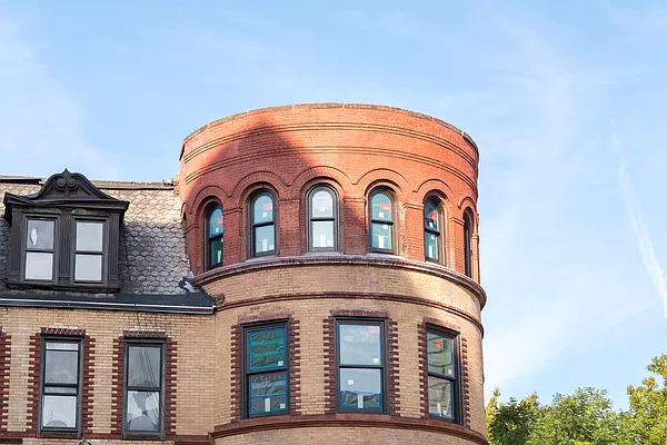 Sold by Douglas Elliman | media 8