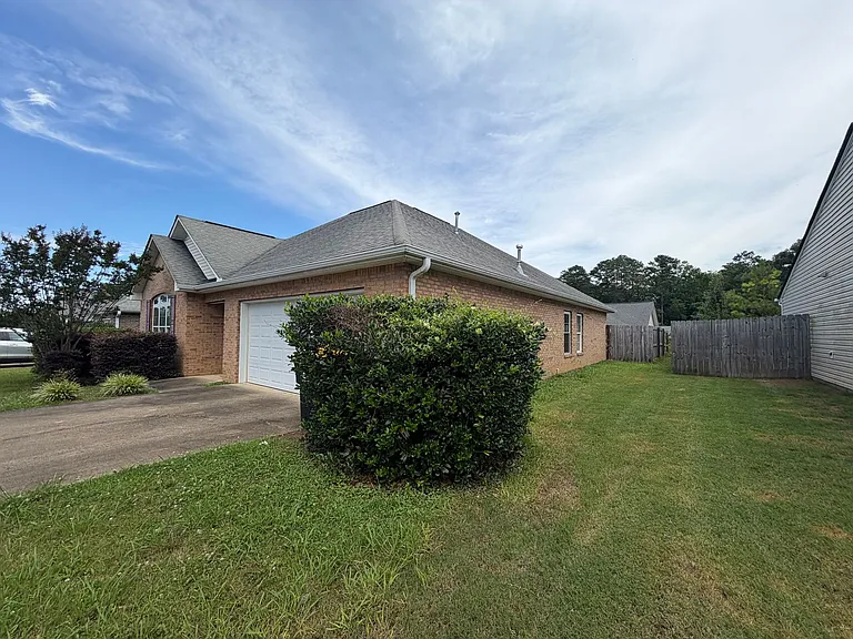 10 Southfork Dr SW — Photo 26