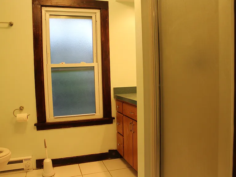 350 Caroline St #3 — Photo 10