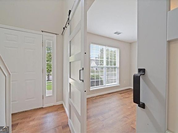 4th image of 5745 Village Loop