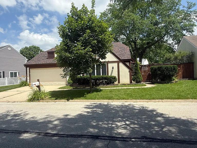 2851 Garden Dr — Photo 2