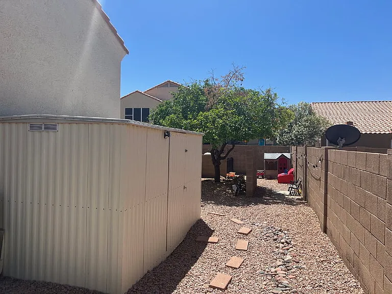 9651 E Idaho Ave — Photo 11