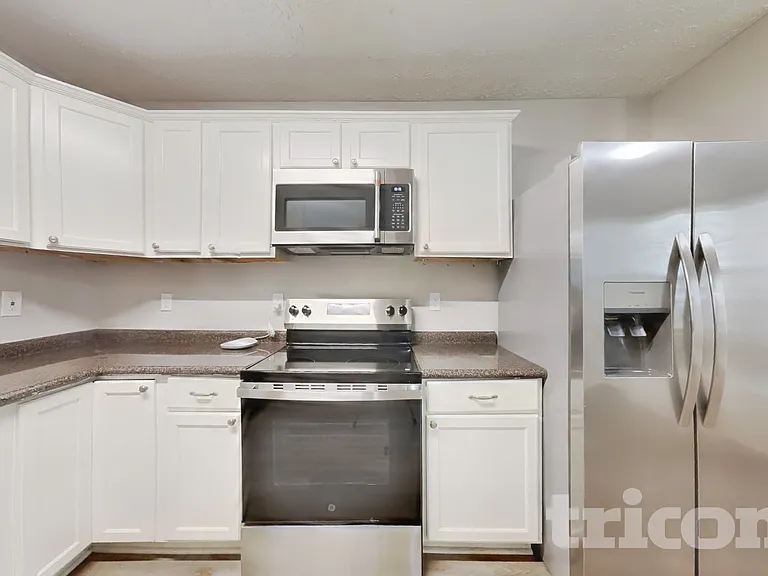 1829 Elkpark Dr — Photo 7