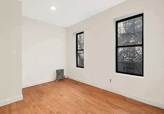 4th image of 533 W 158th St #62