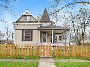 412 W 5th St, Brookston, IN 47923