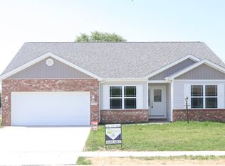 7004 Savannah Dr, Glen Carbon, IL 62034