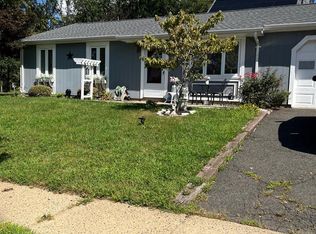 1 Brook Hollow Rd, Piscataway, NJ 08854