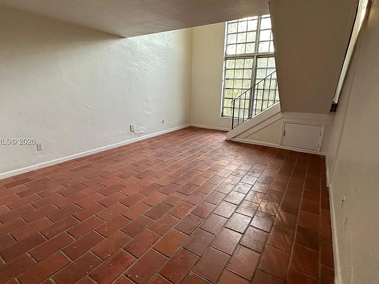 10903 N Kendall Dr #227 — Photo 9