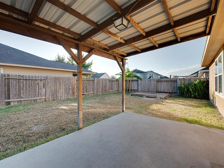 2410 Lakecrest Town Dr — Photo 26