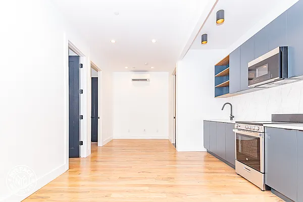 Rented by MySpaceNYC | media 5