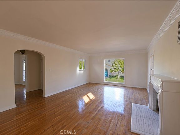 2nd image of 915 S Le Doux Rd