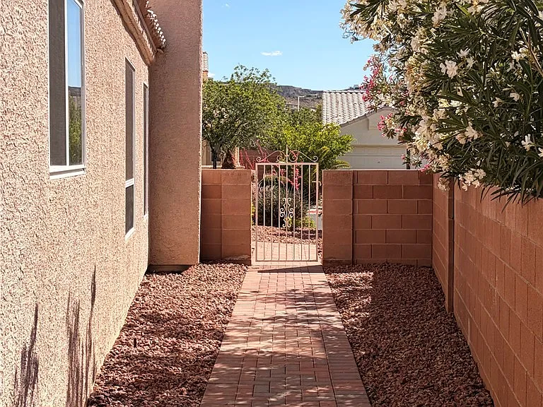 212 Horizon Peak Dr — Photo 33