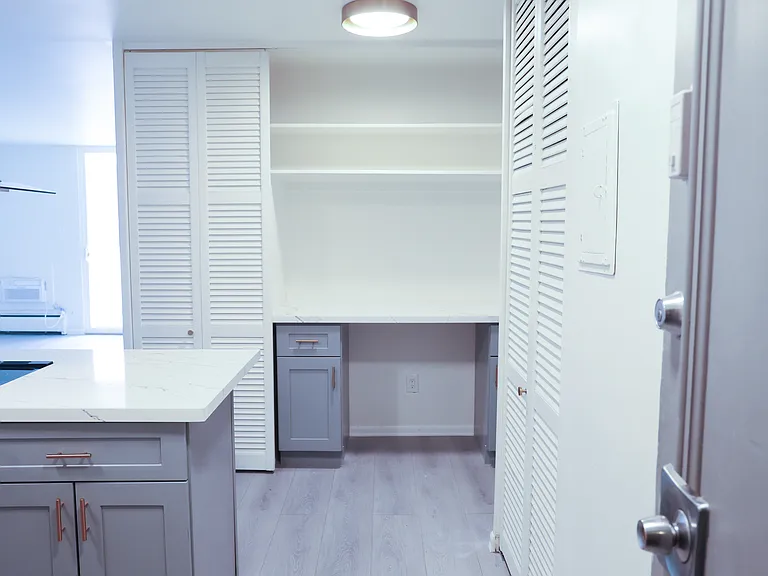 1111 N Ash St #406 — Photo 2