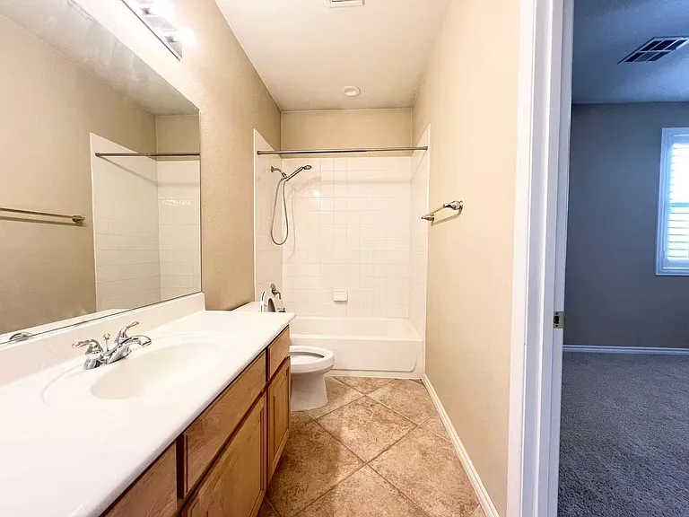 674 Fynn Valley Dr — Photo 13