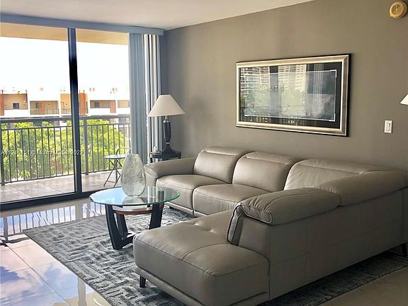 5th image of 3031 N Ocean Blvd APT 704