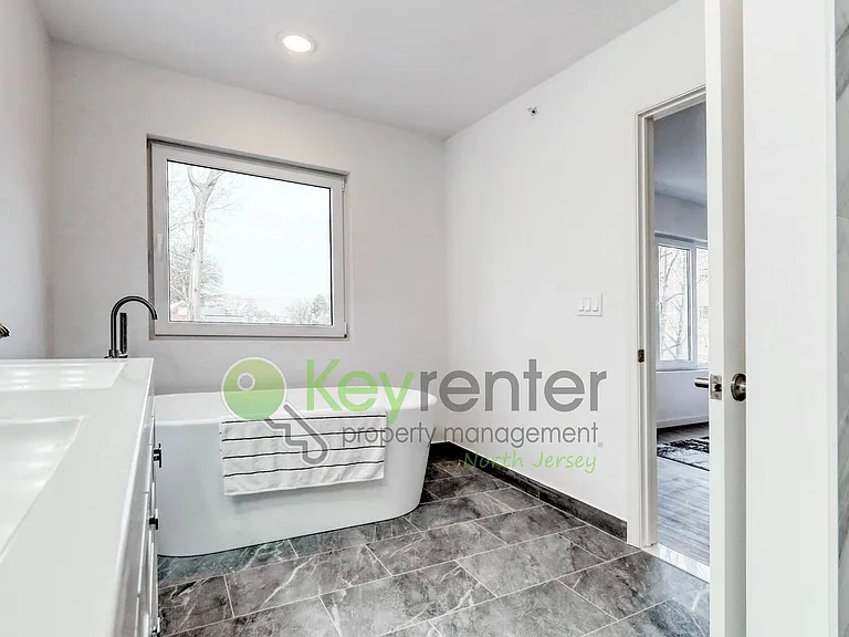 176 Pennington Ave #9 — Photo 2