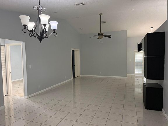 5th image of 10325 NW 48th Court