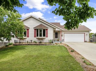 842 Twin Pines Dr, Madison, WI 53704