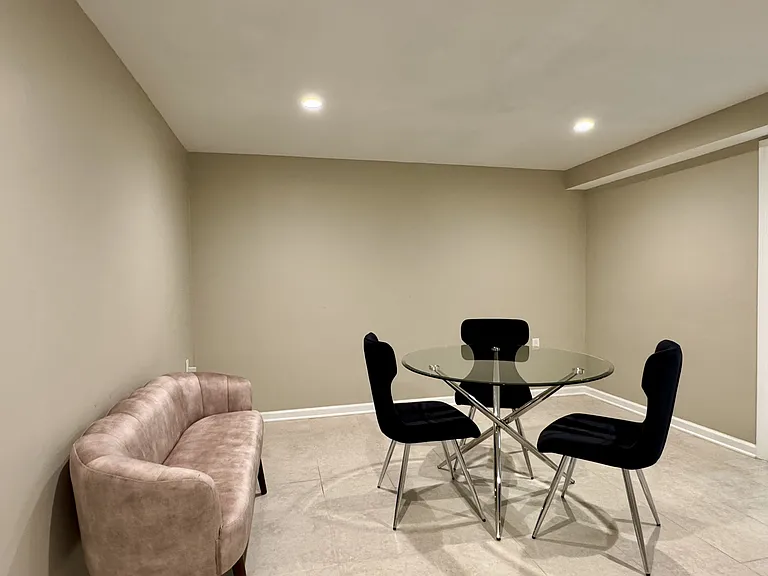 115 Chelsea Way — Photo 19