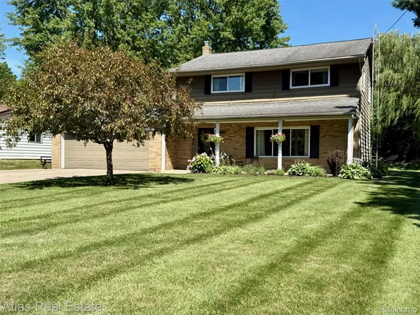 5337 Wakefield Rd, Grand Blanc, MI 48439