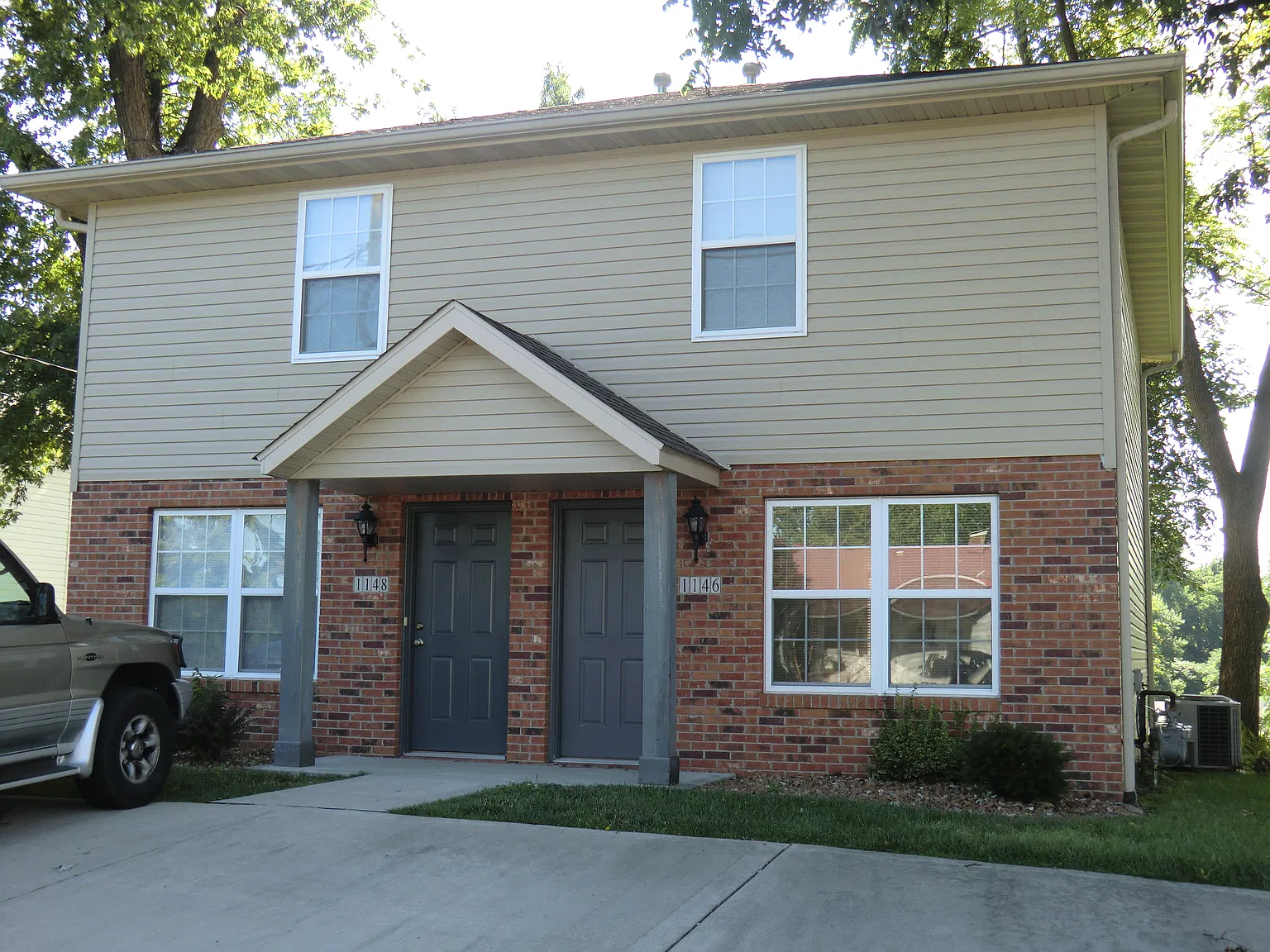 2 bed, 700 sqft, $1,025 — Photo 1