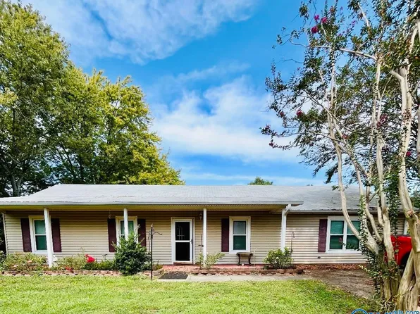 21899 Jd Adams Dr, Elkmont, AL 35620