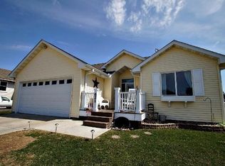 621 Bunker Dr, Northfield, MN 55057