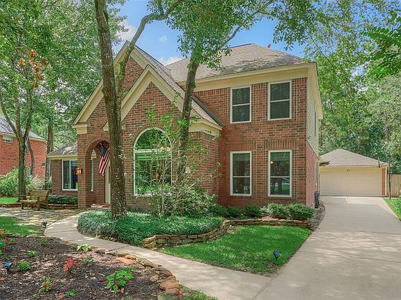 This beautiful 2 story home sits on a quiet greenbelt lot with pool/Spa!