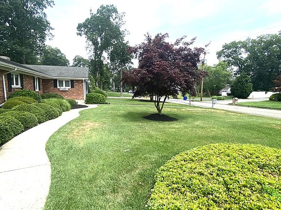2nd image of 614 Duchess Ct