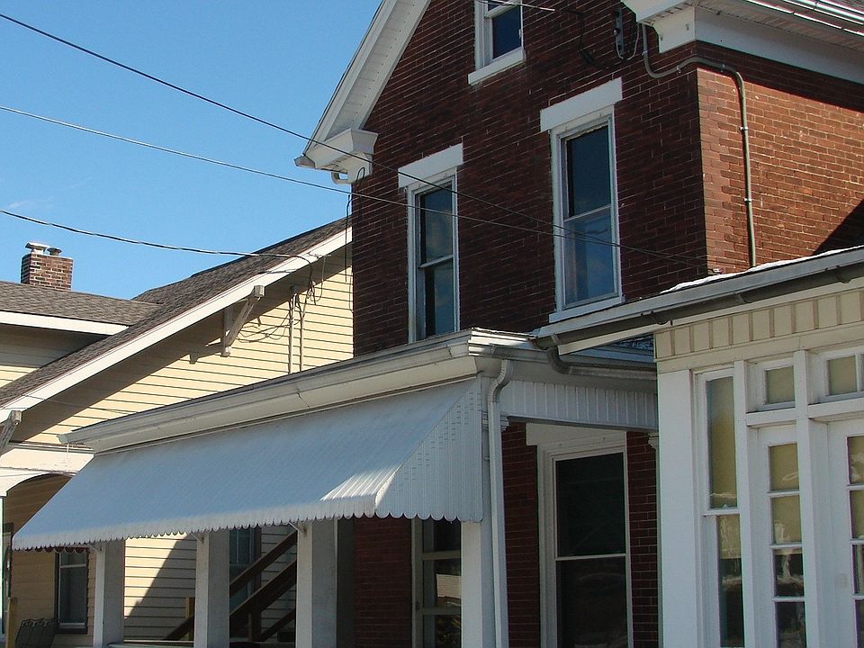 2nd image of 522 Market St