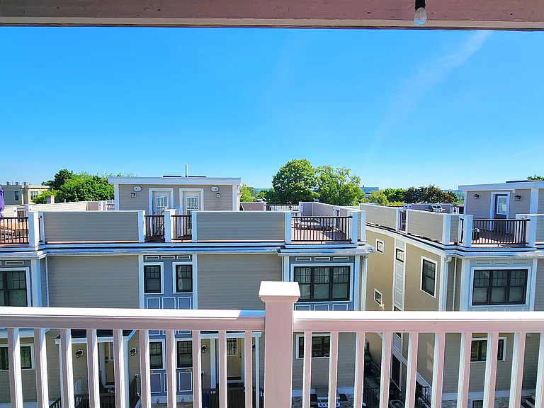 121 Heath St #2 — Photo 10