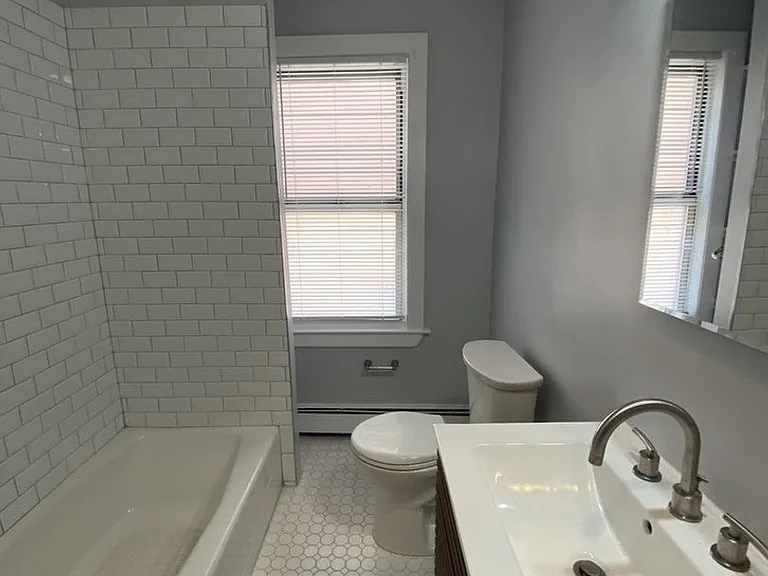 42 Main Street — Photo 8
