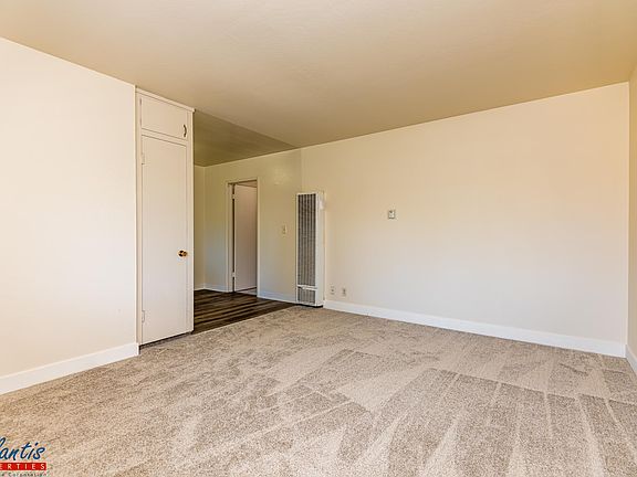 3rd image of 694 Grand Coulee Ave APT 6