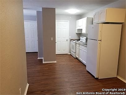 5th image of 11106 Belair Dr APT 204
