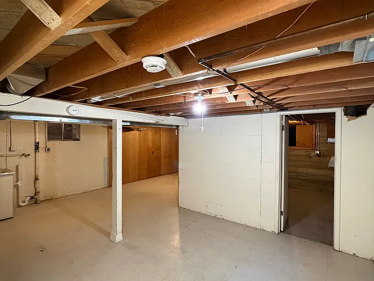 1025 Estes St — Photo 22