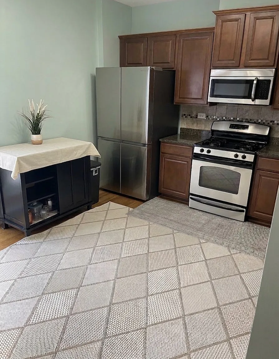3 bed, 2.5 bath, 1750 sqft, $3,200 — Photo 4