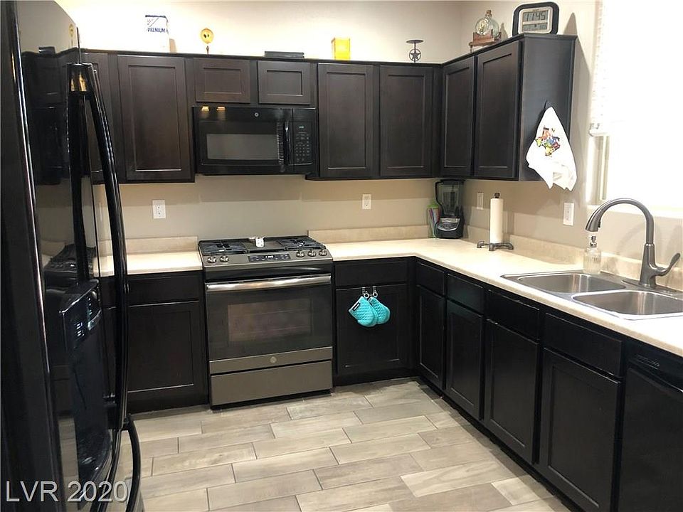 2nd image of 10657 Mount Blackburn Ave