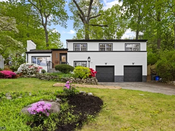 56 Ronald Ct, Ramsey Boro, NJ 07446