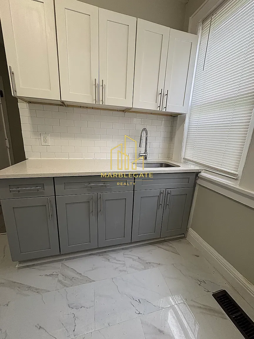 Building Photo - 35-37 Hanford St #11R