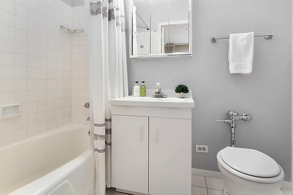 Sold by Douglas Elliman | media 20