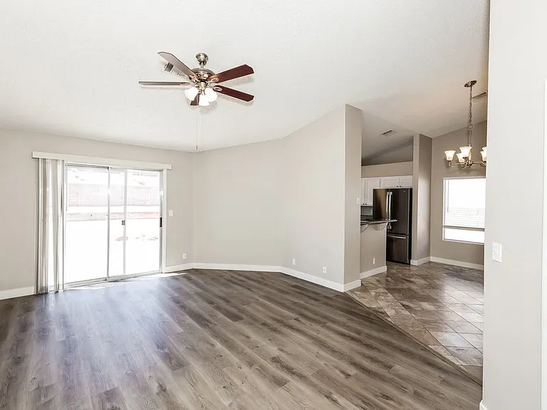 934 Wagon Train Dr — Photo 4