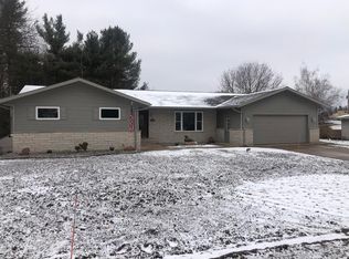 353 Chateau Dr, La Porte, IN