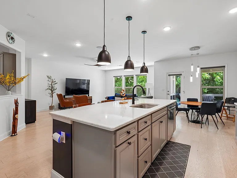 222 Rosemary Way — Photo 9