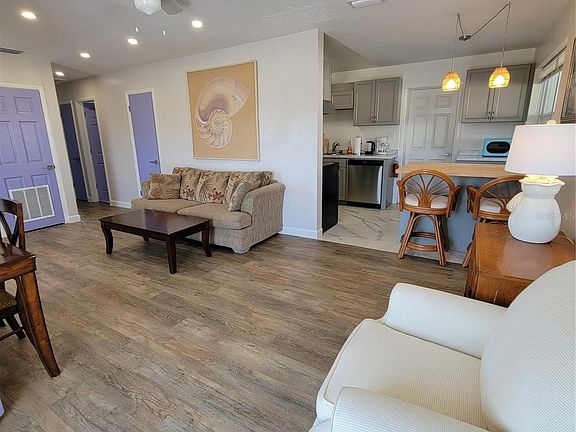 5th image of 8134 Aero Ave