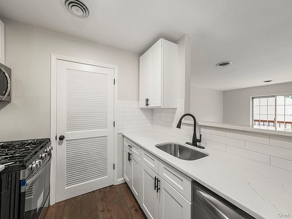 3rd image of 308 Magnolia Court