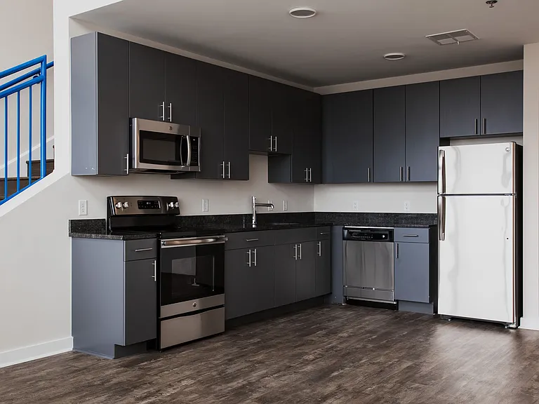 225 N Calvert — Photo 39