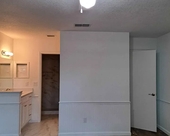 14923 Old Pointe Rd — Photo 5