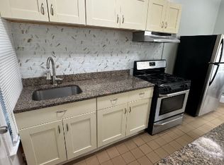 1475 Chapel St #1, New Haven, CT 06511