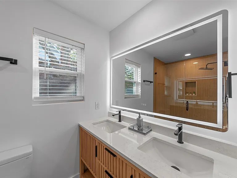 7041 Freemont St — Photo 29