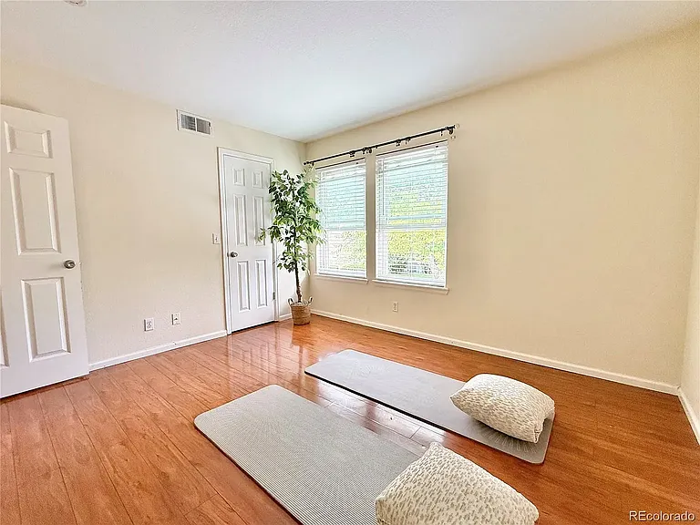 444 S Kittredge St — Photo 16